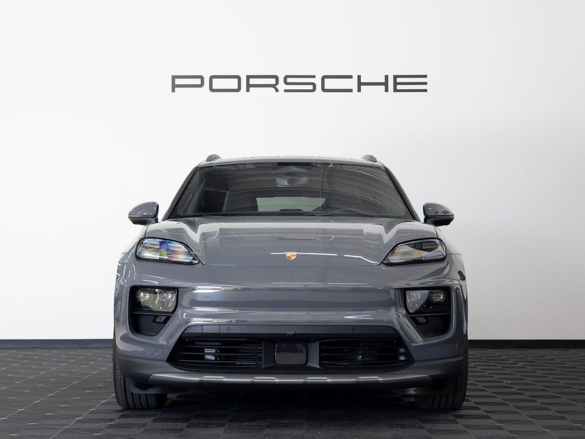 New 2025 Porsche Macan 4S Electric image 10