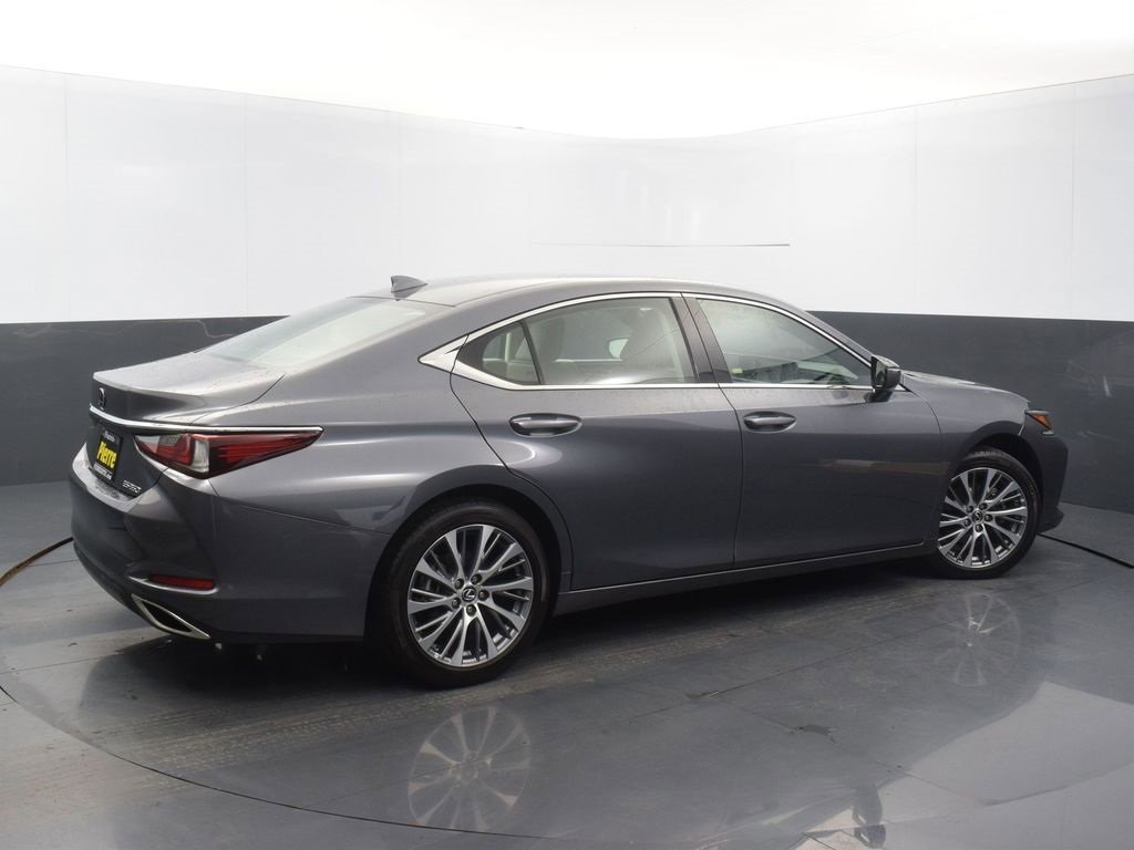 Used 2019 Lexus ES 350 image 4