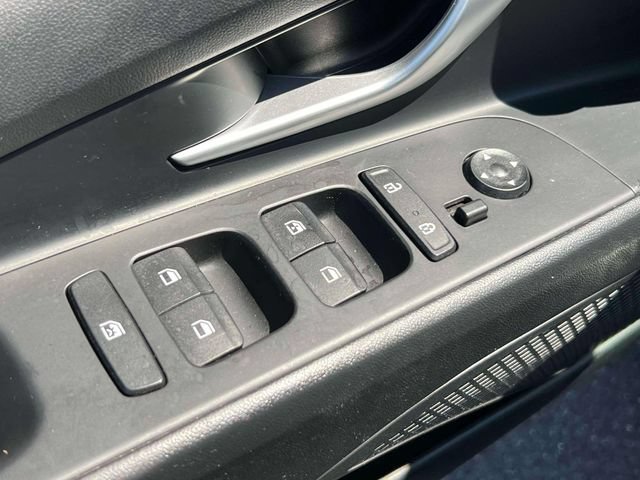 Certified 2023 Hyundai Elantra SEL w/ Convenience Package FWD image 17
