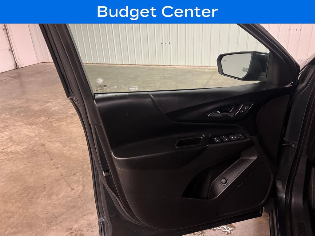 Used 2018 Chevrolet Equinox LT AWD/4WD image 16