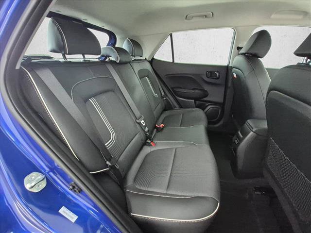 Certified 2025 Hyundai Venue Limited FWD image 22