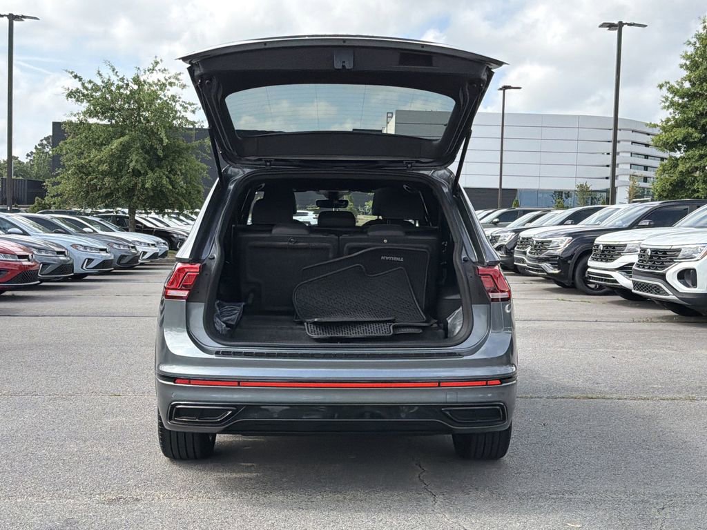 Used 2023 Volkswagen Tiguan SE R-Line FWD image 15
