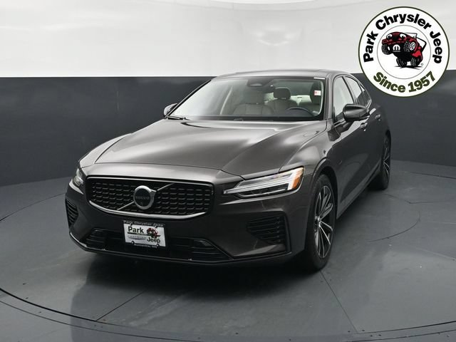 Used 2024 Volvo S60 T8 Plus AWD/4WD image 2