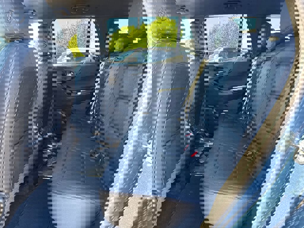 Used 2025 Chevrolet Equinox LT w/ Convenience Package II FWD image 13