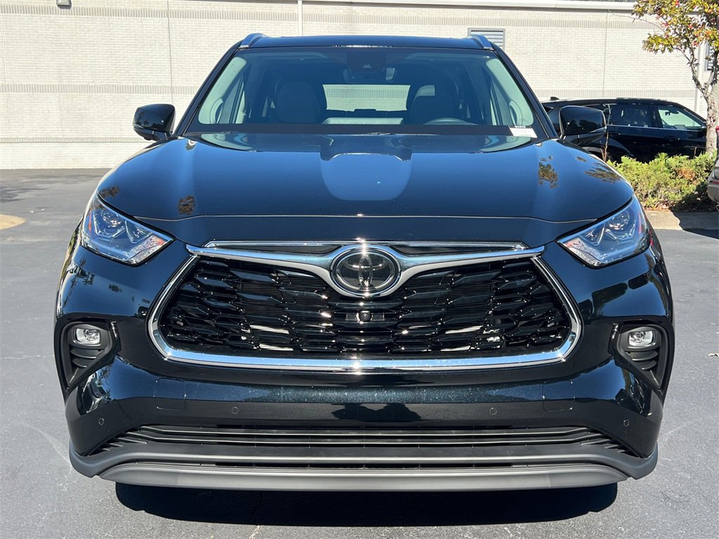 New 2026 Toyota Highlander Limited image 8