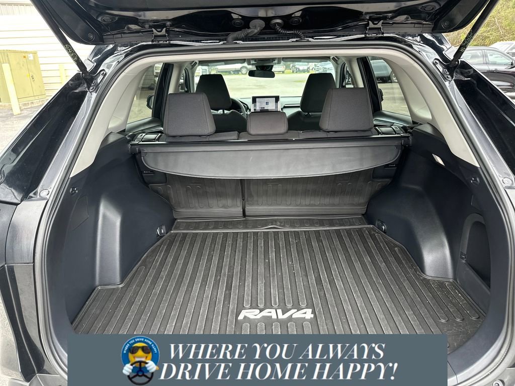 Used 2024 Toyota RAV4 LE image 28