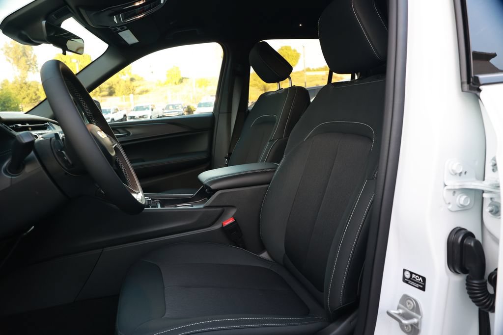 New 2026 Jeep Grand Cherokee Laredo RWD image 14