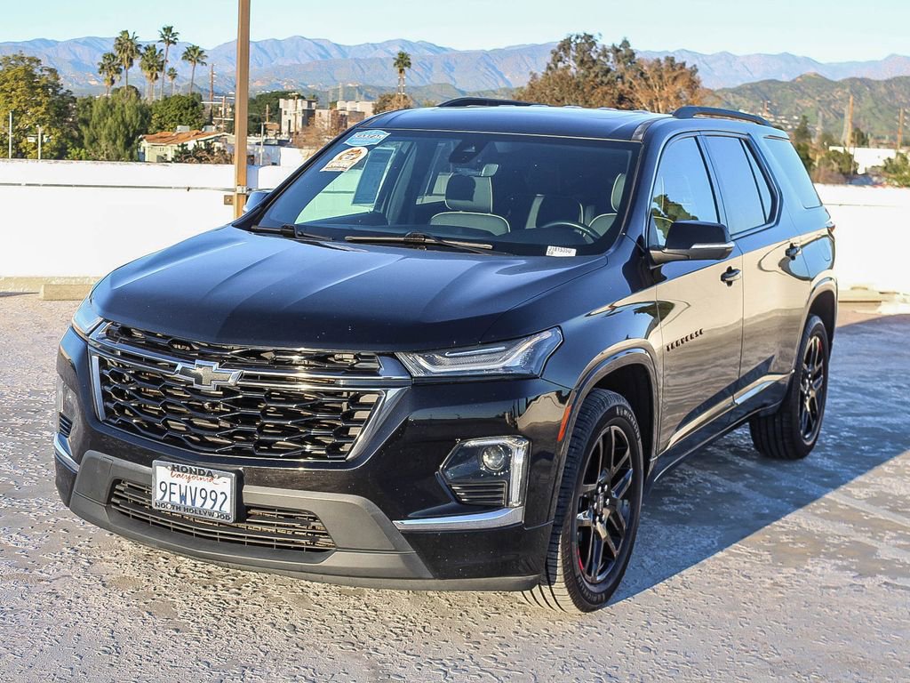 Used 2023 Chevrolet Traverse Premier w/ Redline Edition image 3