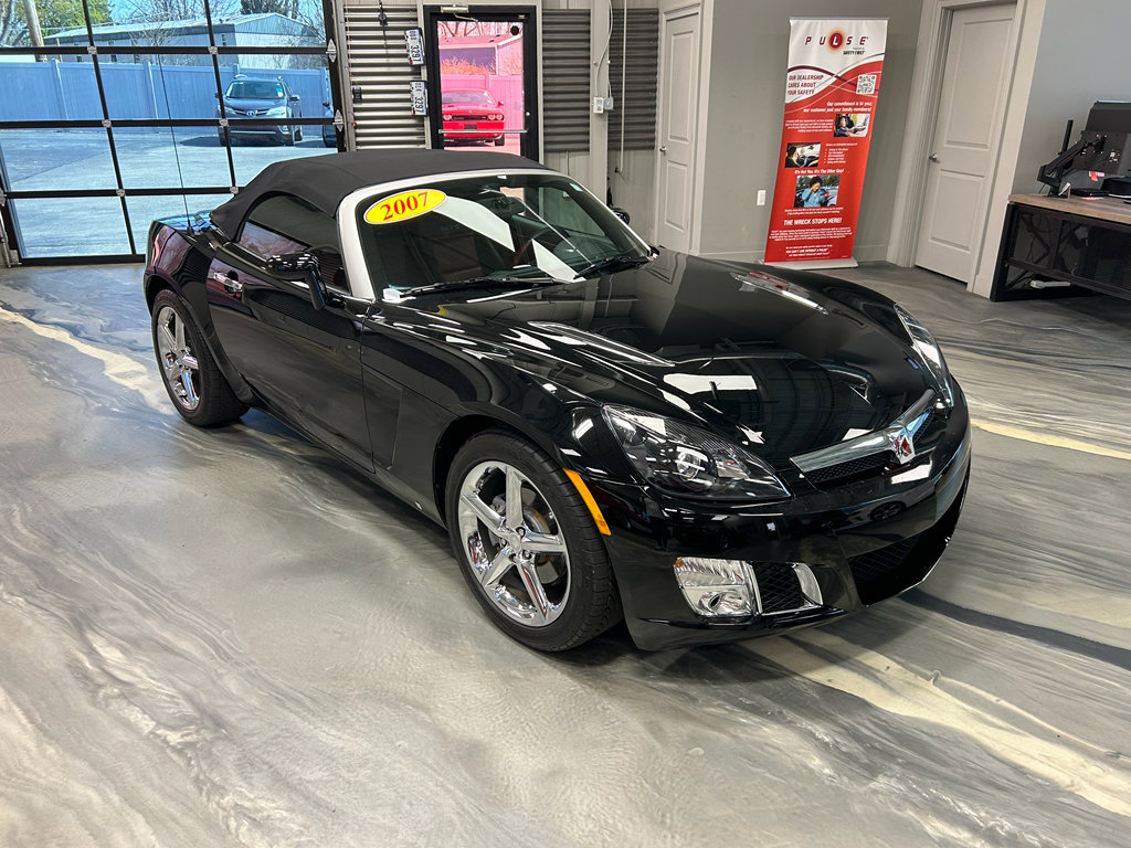 Used 2007 Saturn Sky Red Line image 1