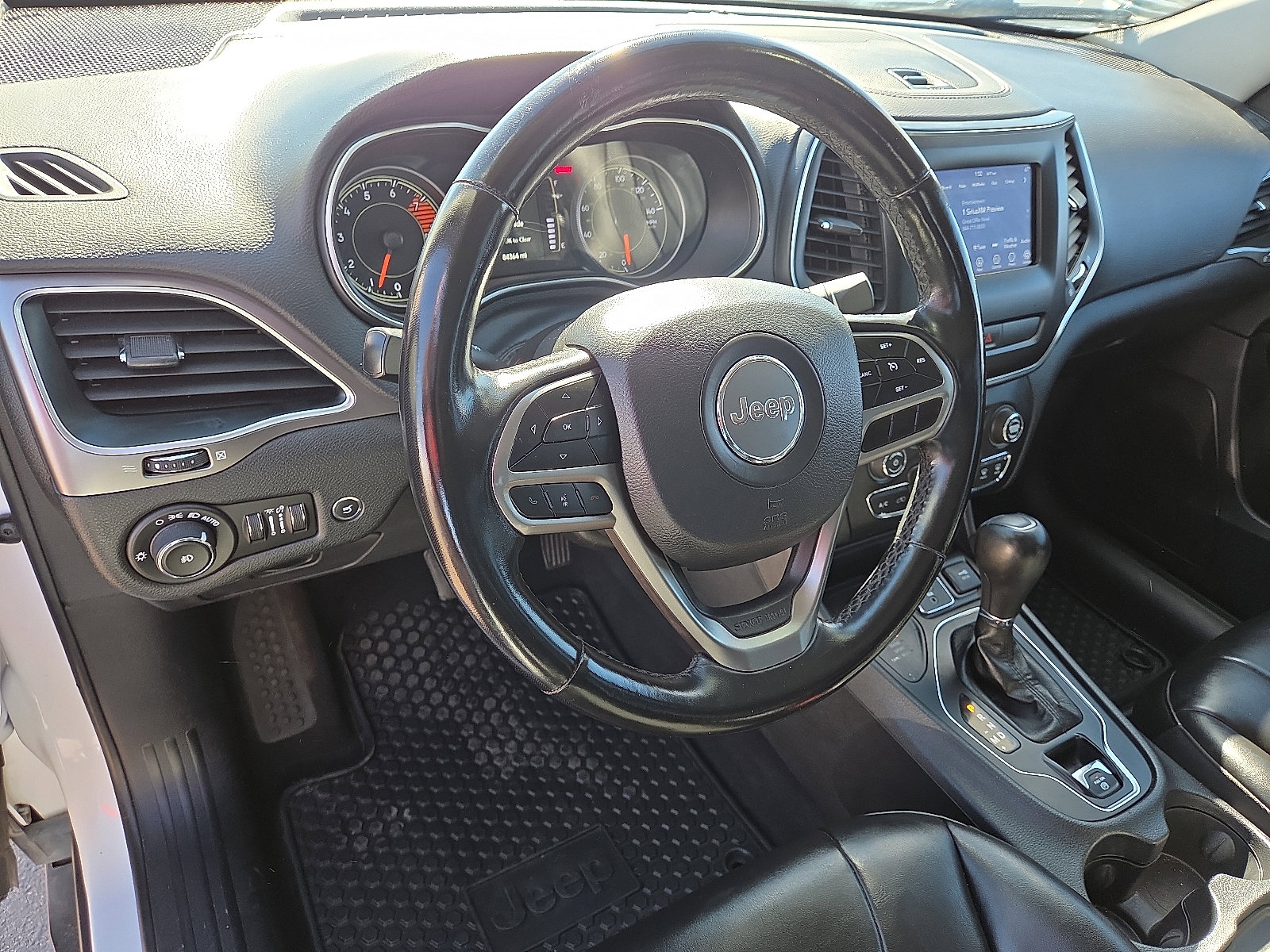 Used 2020 Jeep Cherokee Latitude Plus w/ Cold Weather Group image 11