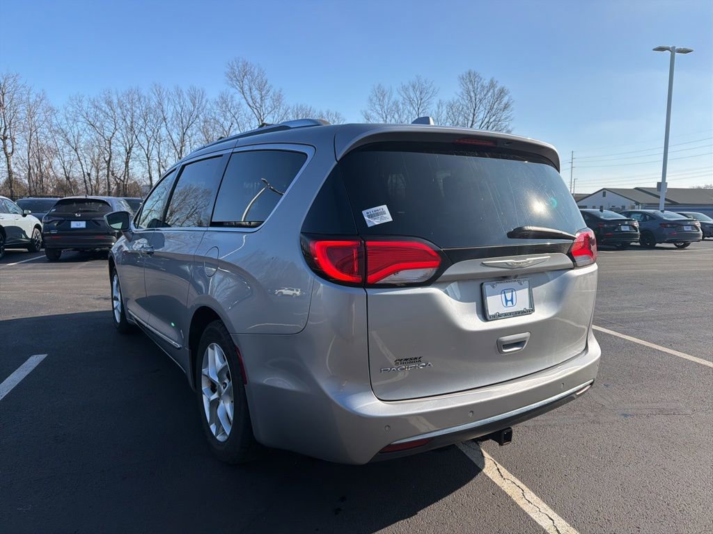 Used 2018 Chrysler Pacifica Touring-L Plus w/ Tire & Wheel Group image 3