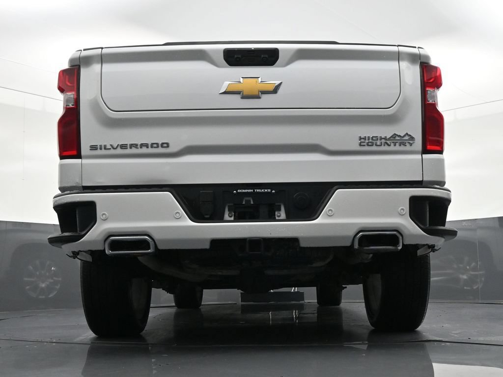 Used 2025 Chevrolet Silverado 1500 High Country w/ High Country Premium Package AWD/4WD image 26