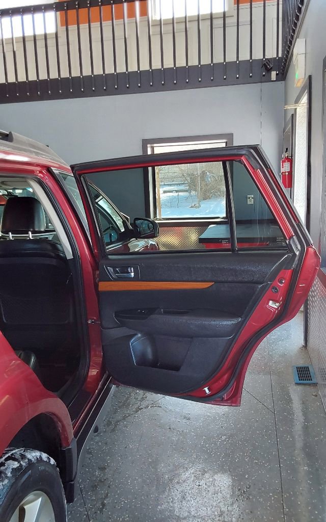 Used 2013 Subaru Outback 2.5i Limited w/ Moonroof Pkg image 16