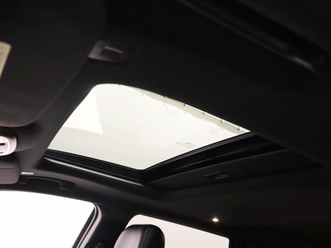 Used 2021 Jeep Grand Cherokee Limited RWD image 18