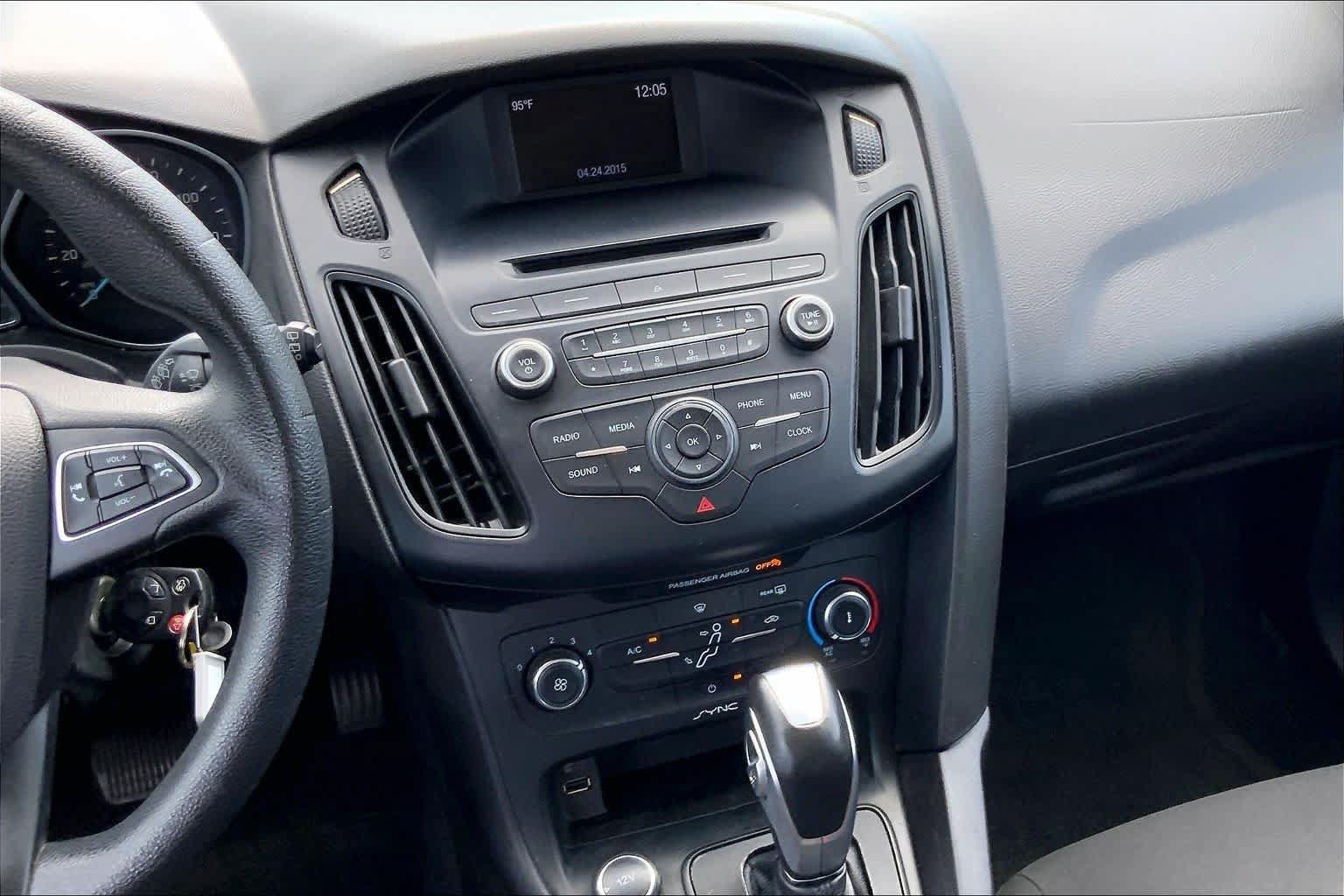 Used 2015 Ford Focus SE FWD image 7