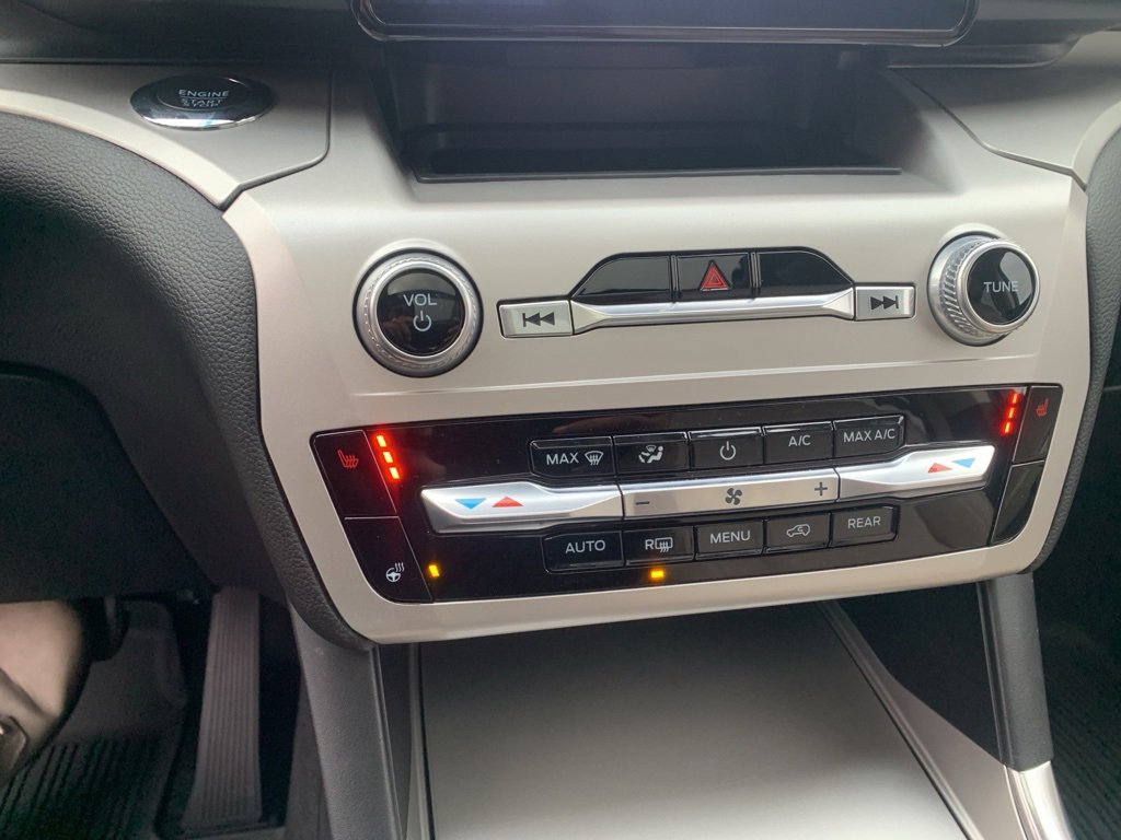 Used 2022 Ford Explorer XLT w/ Equipment Group 202A image 15