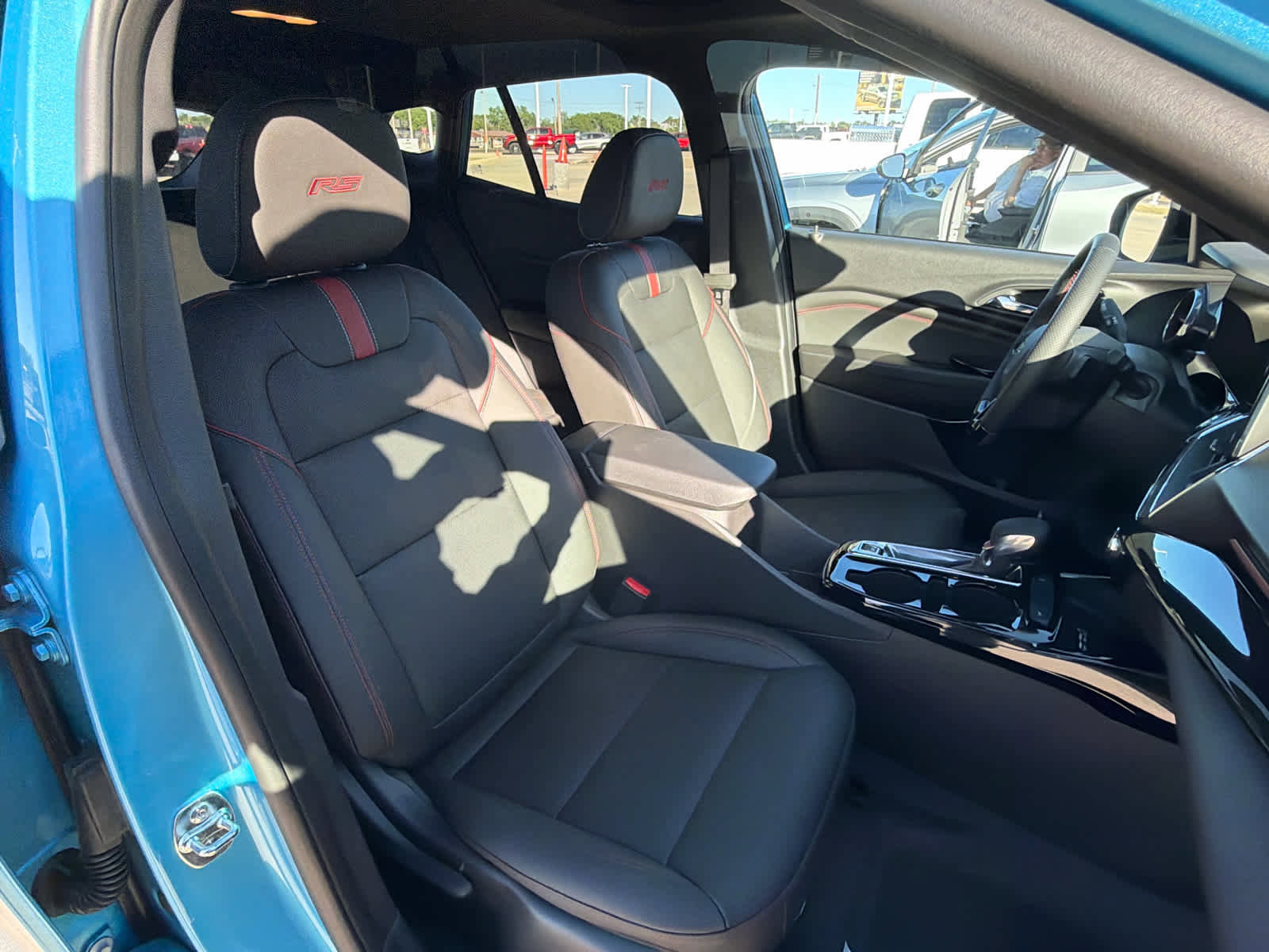 Used 2026 Chevrolet Trax RS w/ Sunroof Package FWD image 27