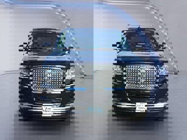 Used 2022 Lincoln Navigator 4WD image 8