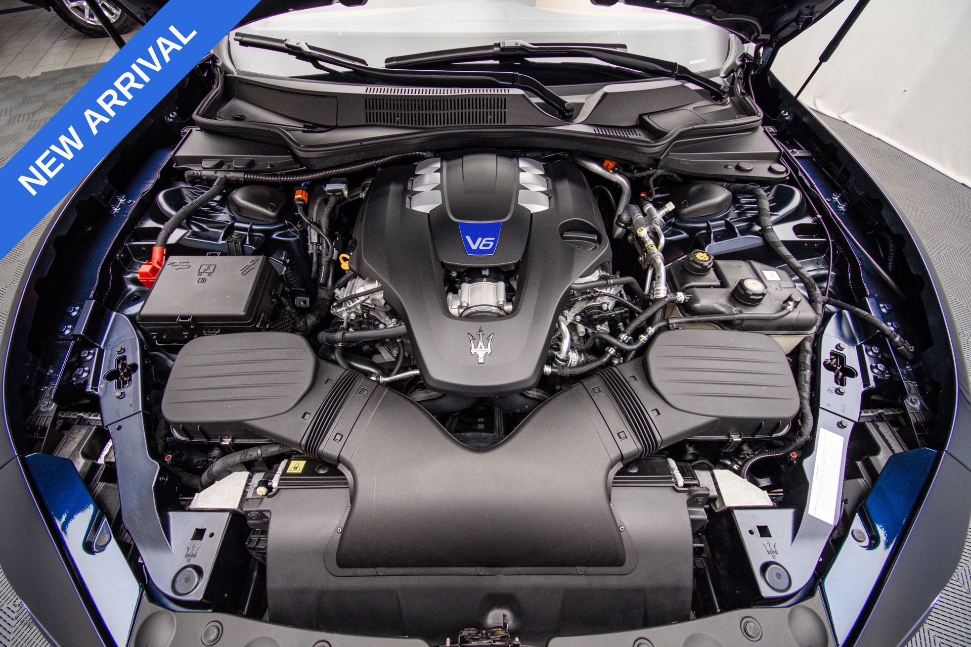 Used 2023 Maserati Ghibli Modena Q4 AWD/4WD image 34
