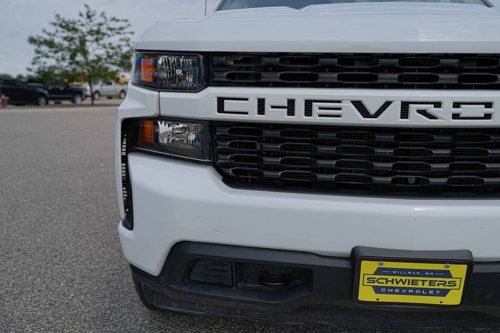 Used 2020 Chevrolet Silverado 1500 Custom w/ Trailering Package AWD/4WD image 3