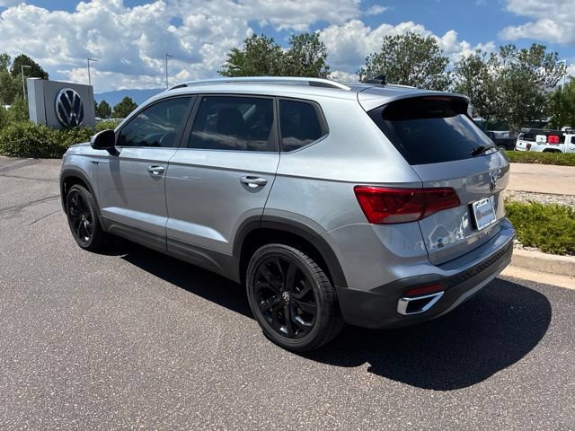 Used 2023 Volkswagen Taos SE w/ Panoramic Sunroof Package AWD/4WD image 4