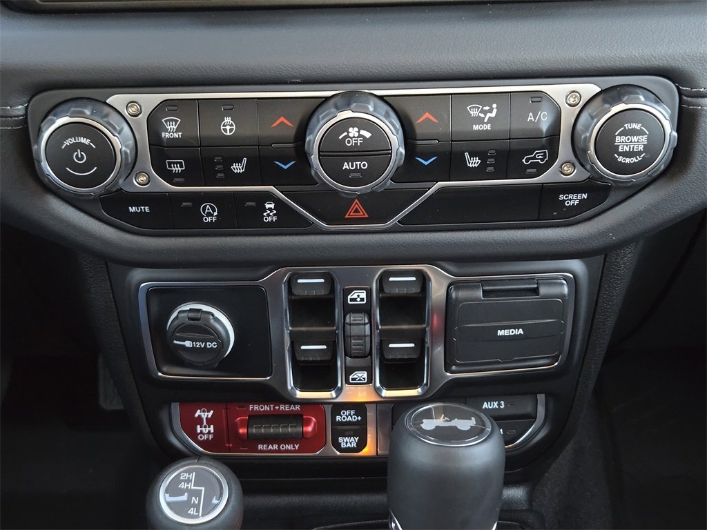 Used 2025 Jeep Wrangler Unlimited Rubicon w/ Technology Group image 21