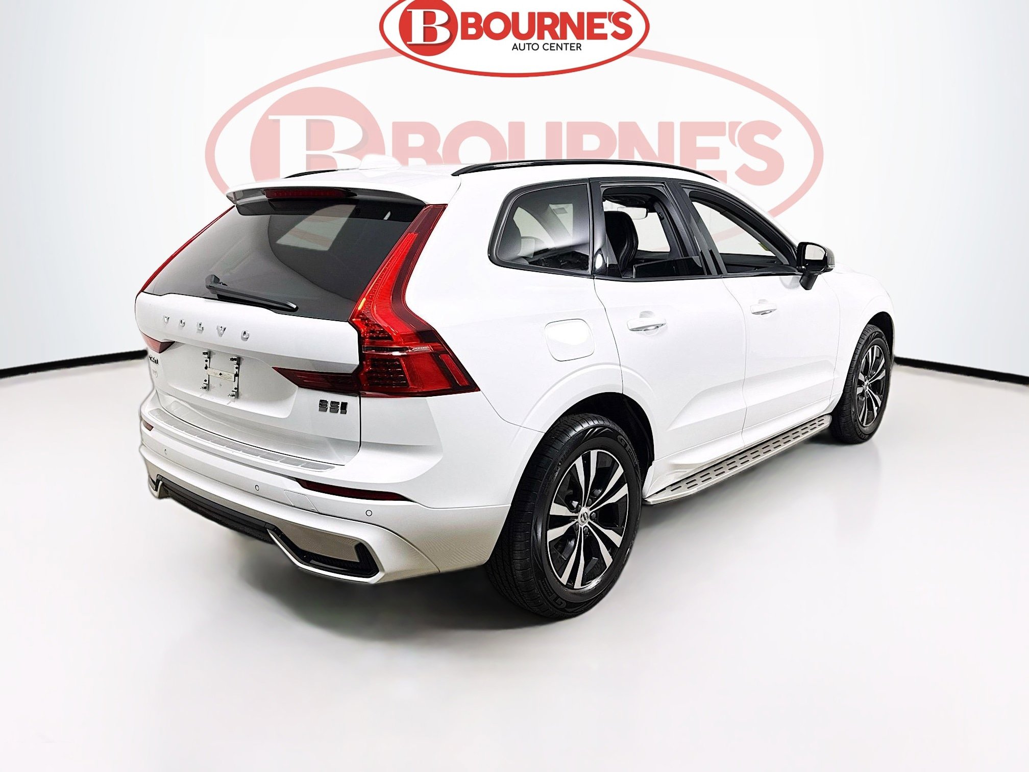 Used 2024 Volvo XC60 B5 Core AWD/4WD image 11