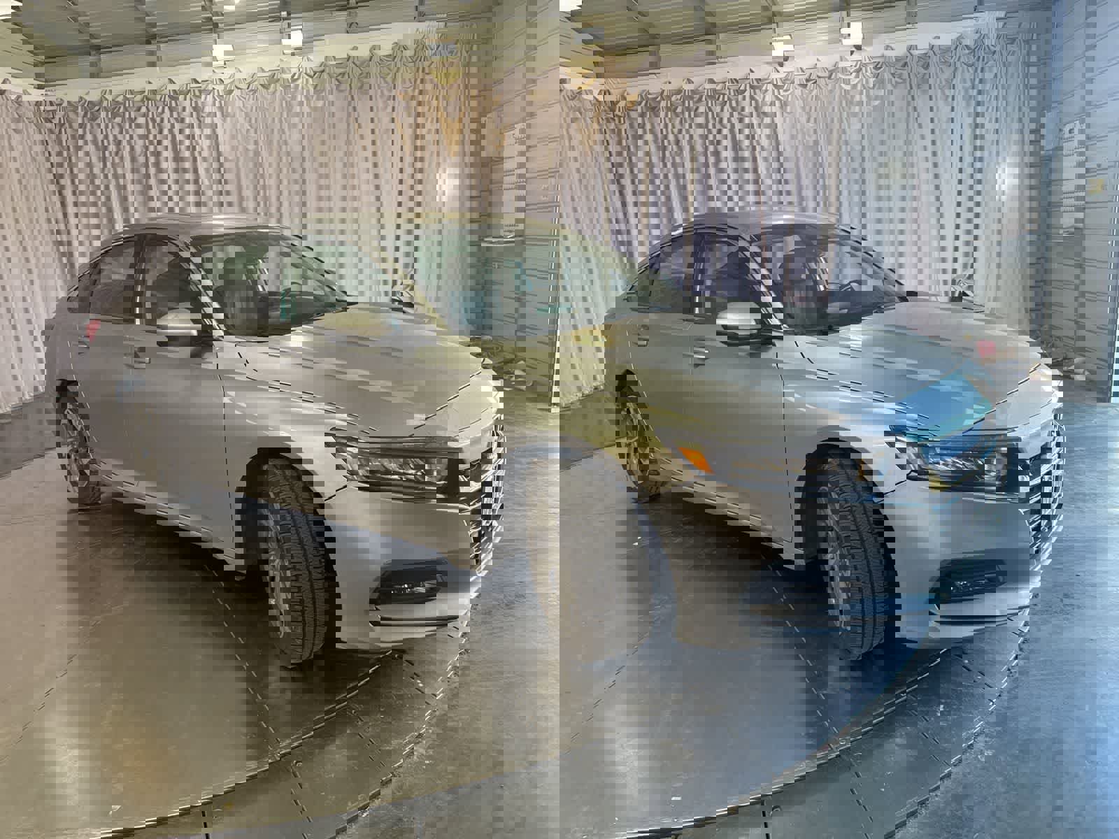 Used 2018 Honda Accord EX-L image 2