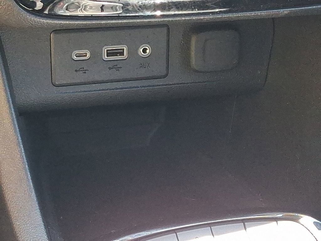 Used 2023 Buick Encore GX Preferred w/ Cold Weather Comfort Package FWD image 24