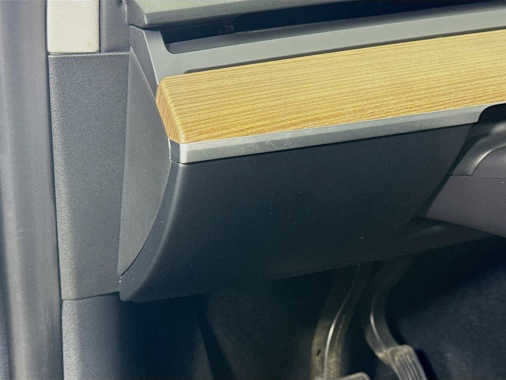 Used 2023 Tesla Model Y Long Range image 10