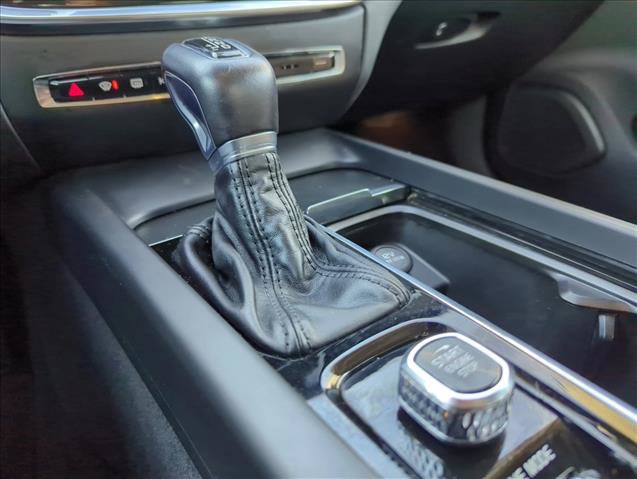 Used 2020 Volvo S60 T6 Momentum image 13