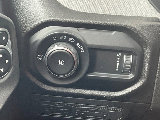 Used 2024 Jeep Wrangler Sport S image 15