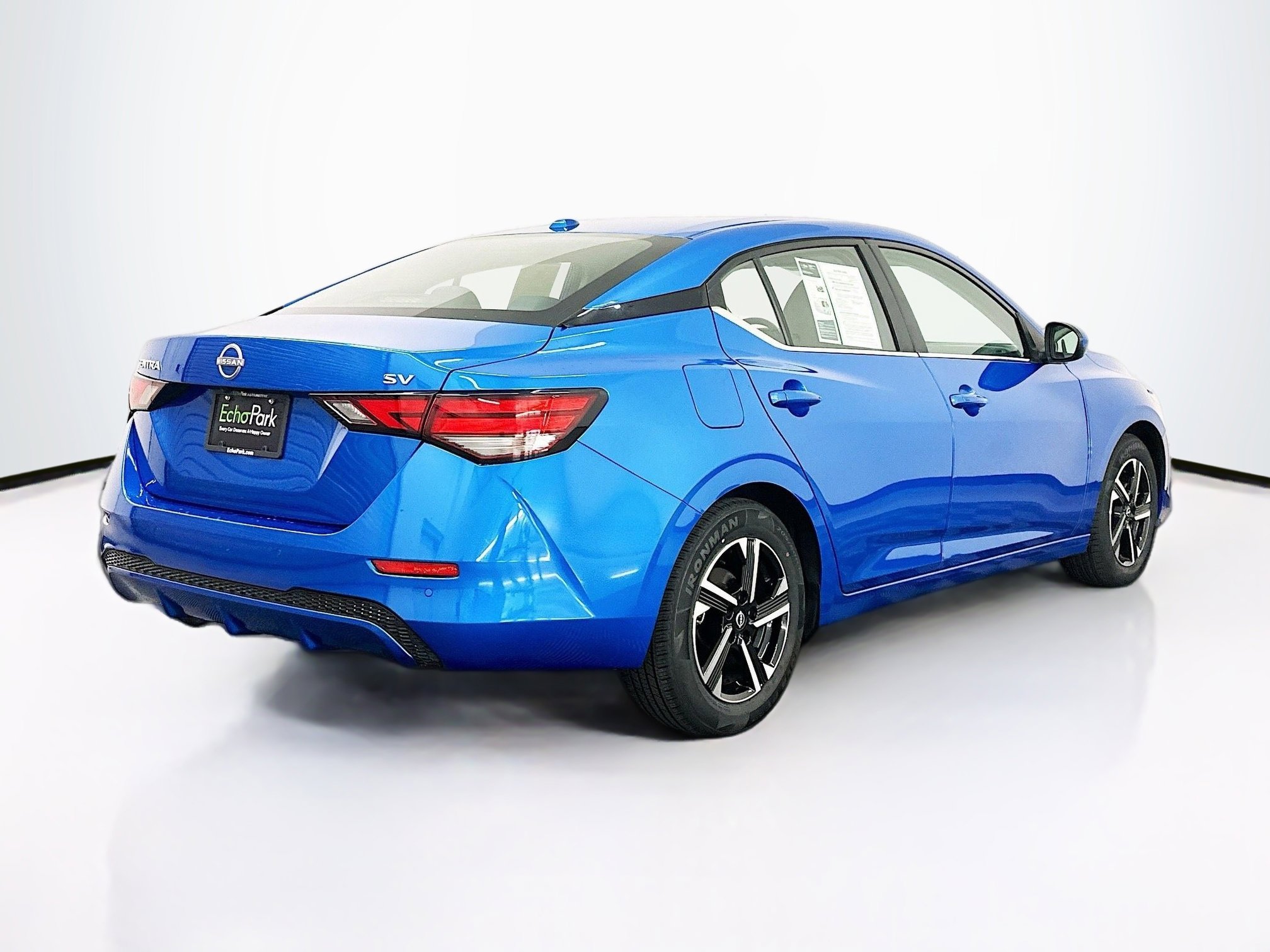 Used 2024 Nissan Sentra SV FWD image 9