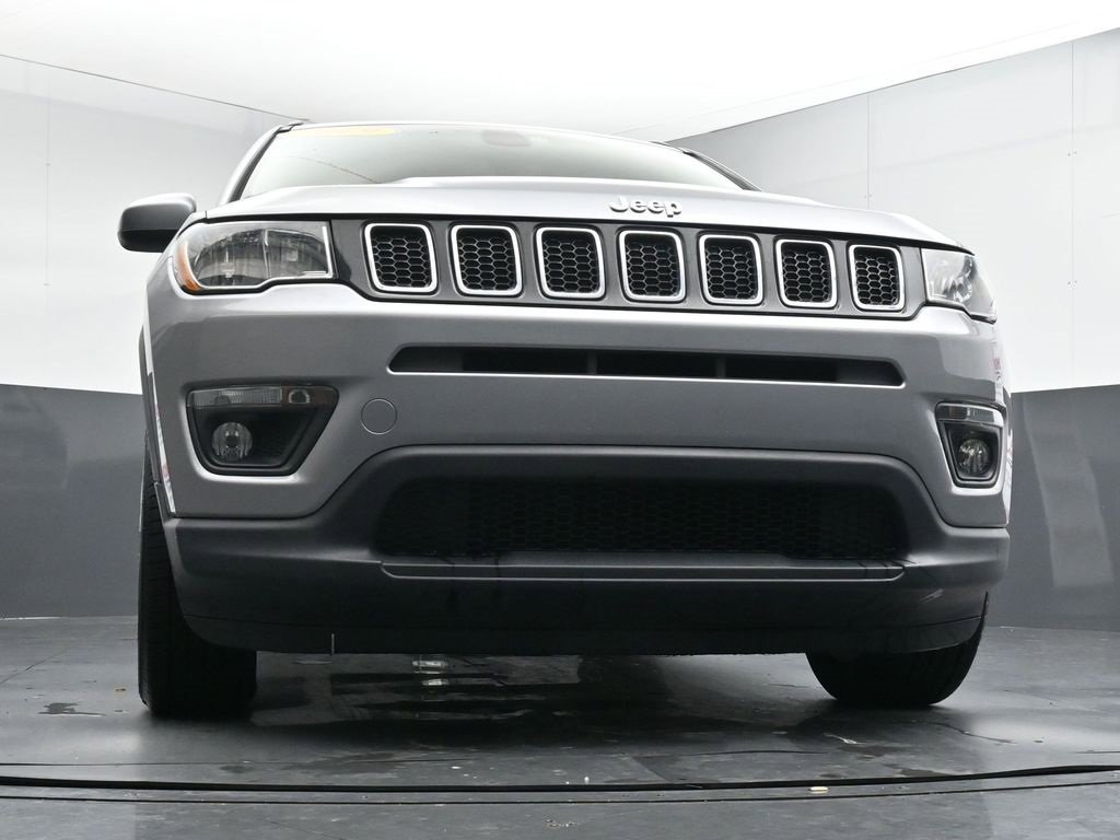 Used 2019 Jeep Compass Latitude w/ Popular Equipment Group image 38