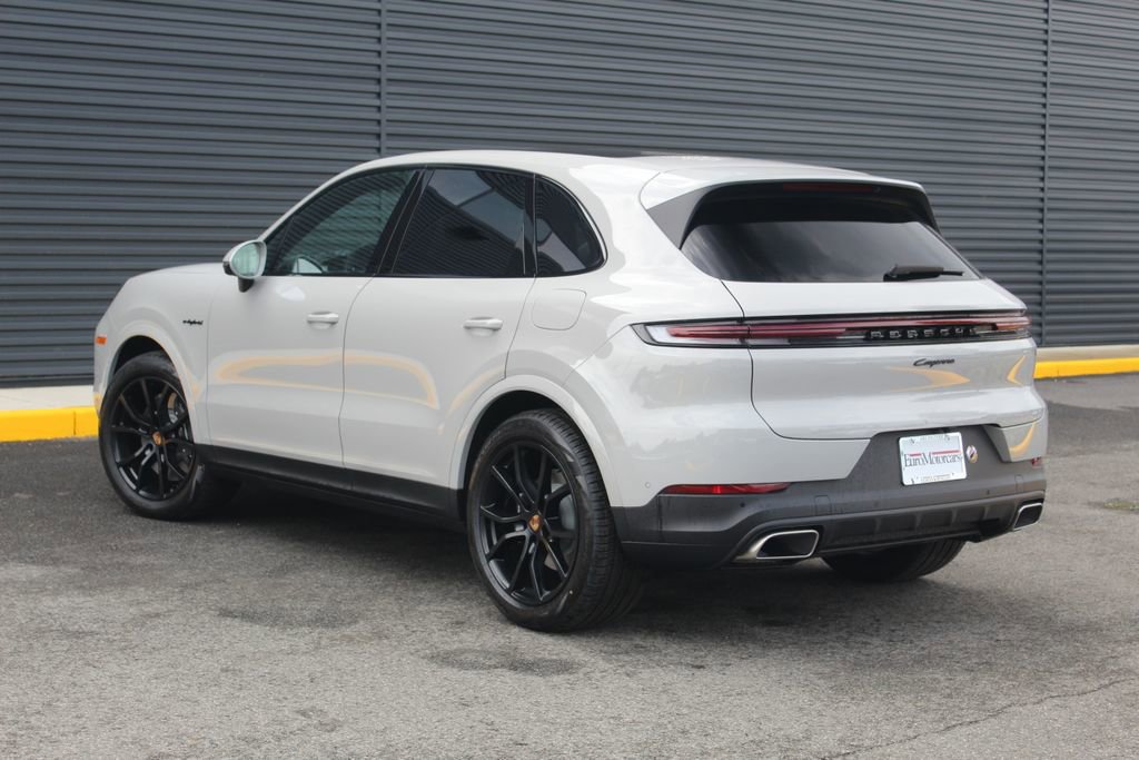 New 2026 Porsche Cayenne E-Hybrid image 3