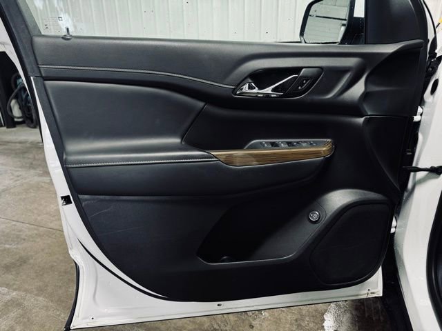 Used 2023 GMC Acadia SLE w/ Driver Convenience Package image 13