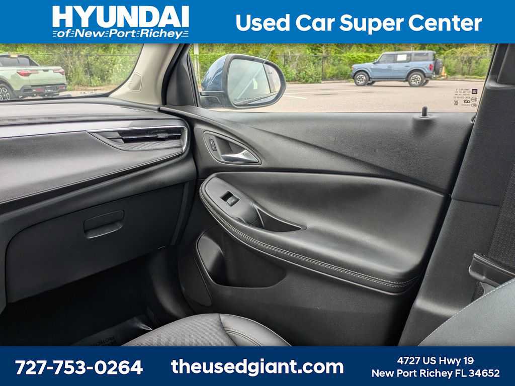 Used 2024 Buick Encore GX Sport Touring FWD image 20