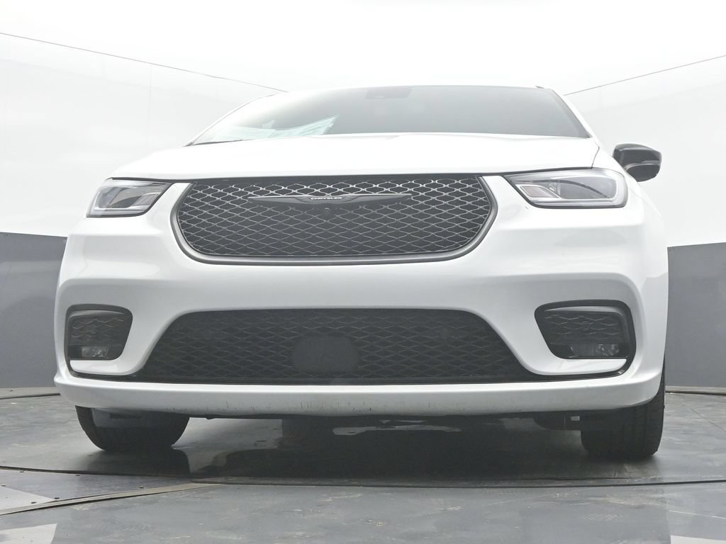 Used 2024 Chrysler Pacifica Limited FWD image 51