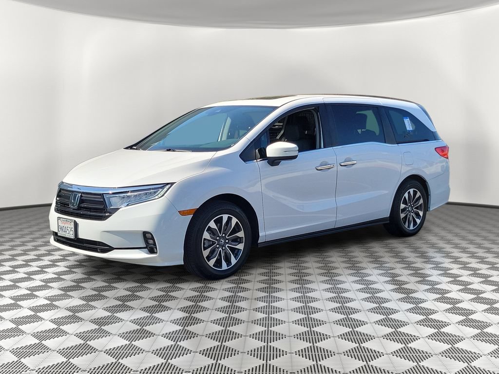 Certified 2024 Honda Odyssey EX-L image 3