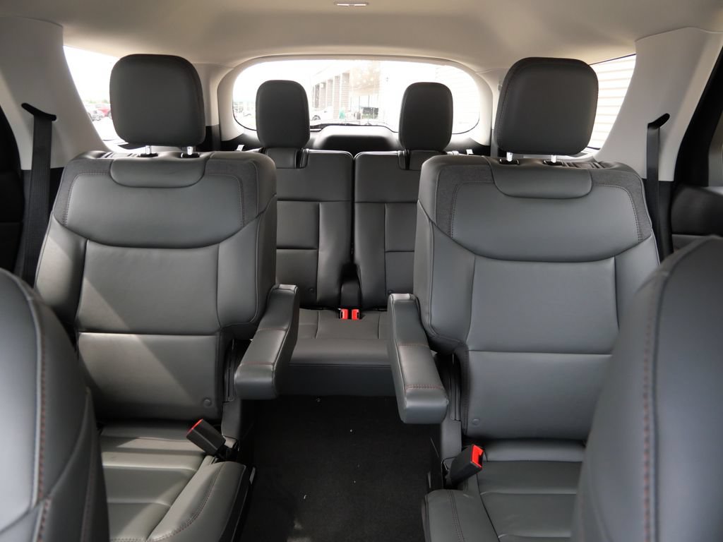 New 2026 Ford Explorer Active w/ Active Comfort Package AWD/4WD image 15