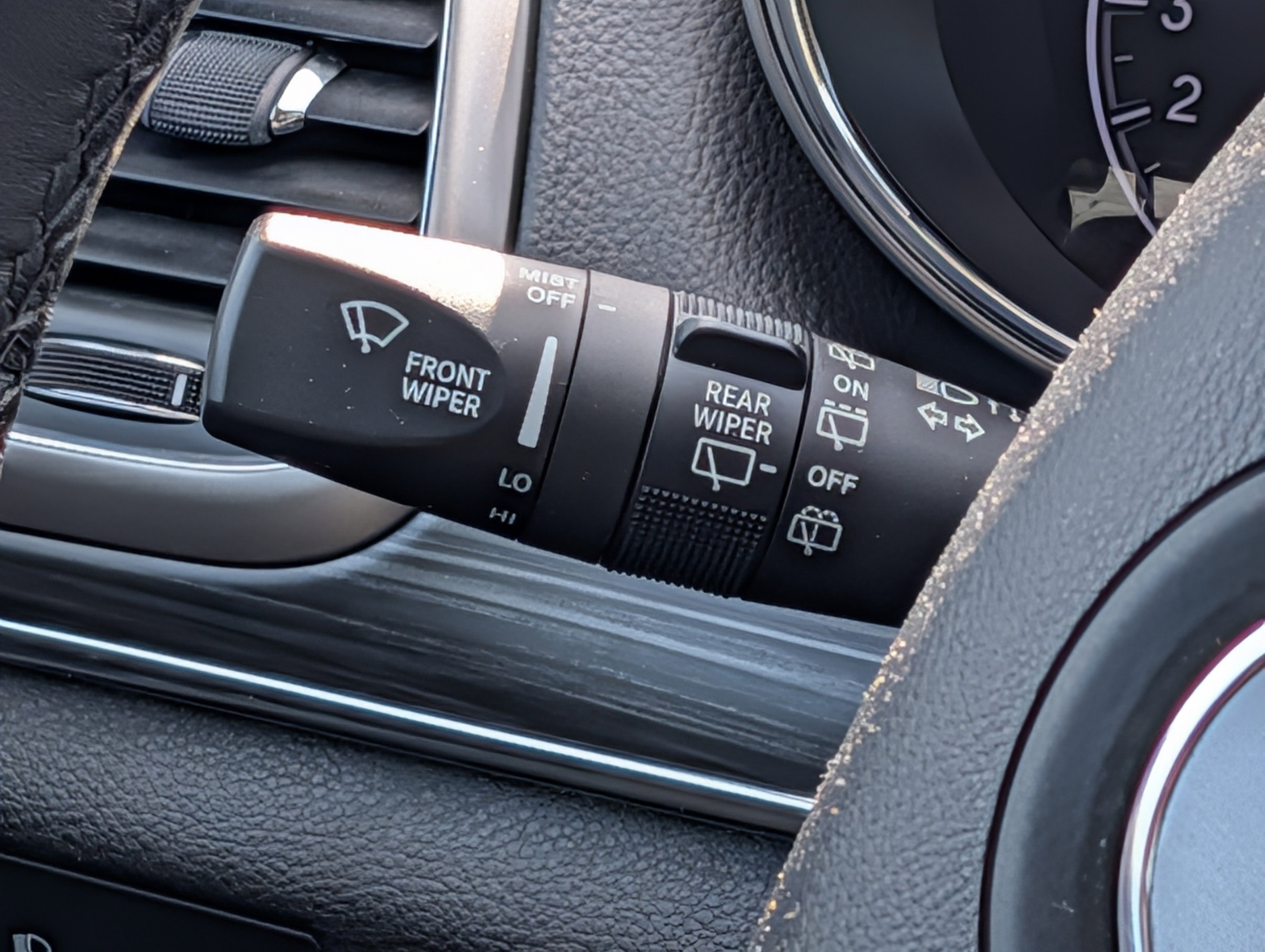 Used 2019 Jeep Grand Cherokee Limited w/ Luxury Group II AWD/4WD image 23