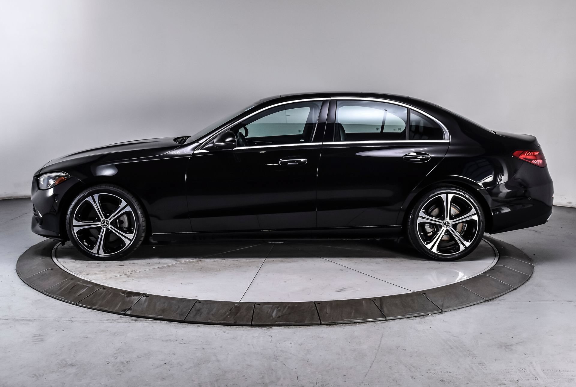 Used 2024 Mercedes-Benz C 300 4MATIC Sedan w/ Advanced USB Package image 3
