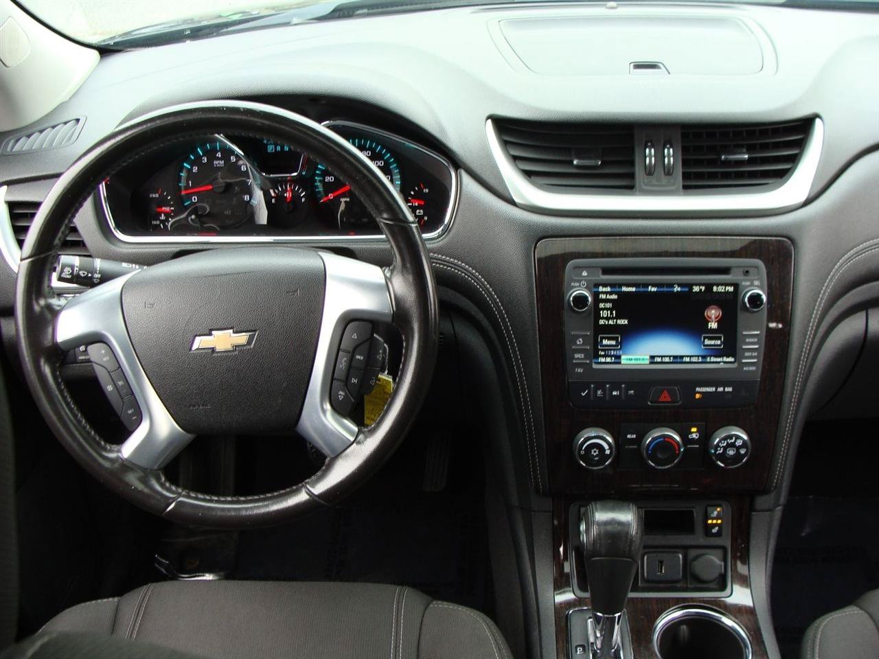 Used 2017 Chevrolet Traverse LT w/ Style and Technology Package AWD/4WD image 13