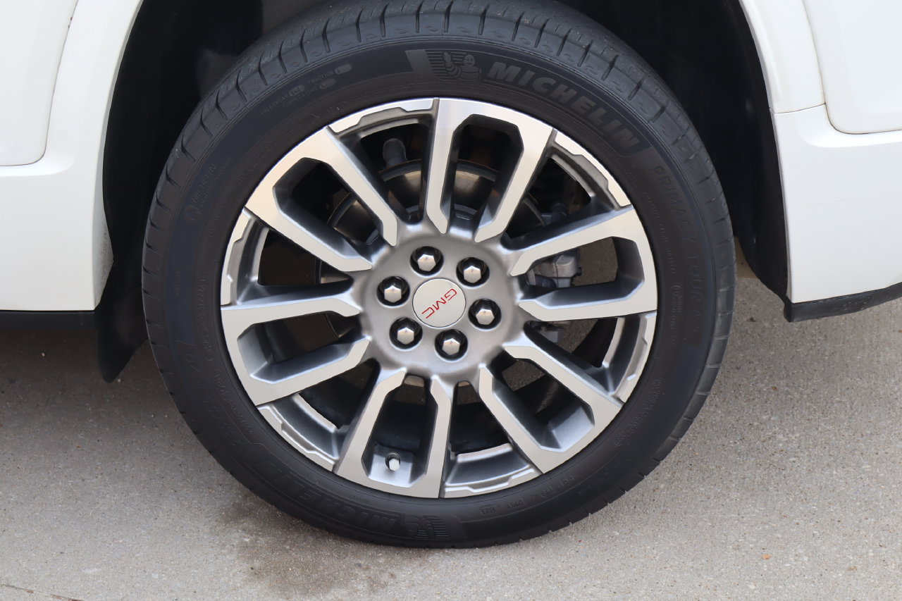 Used 2023 GMC Acadia Denali w/ Denali Ultimate Package FWD image 33