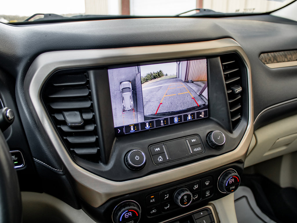 Used 2020 GMC Acadia Denali w/ Denali Ultimate Package AWD/4WD image 25