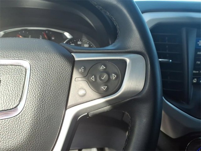 Used 2023 GMC Acadia SLT image 17