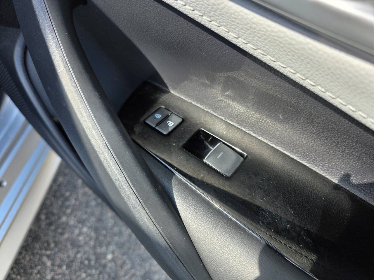 Used 2020 Toyota Corolla SE FWD image 30