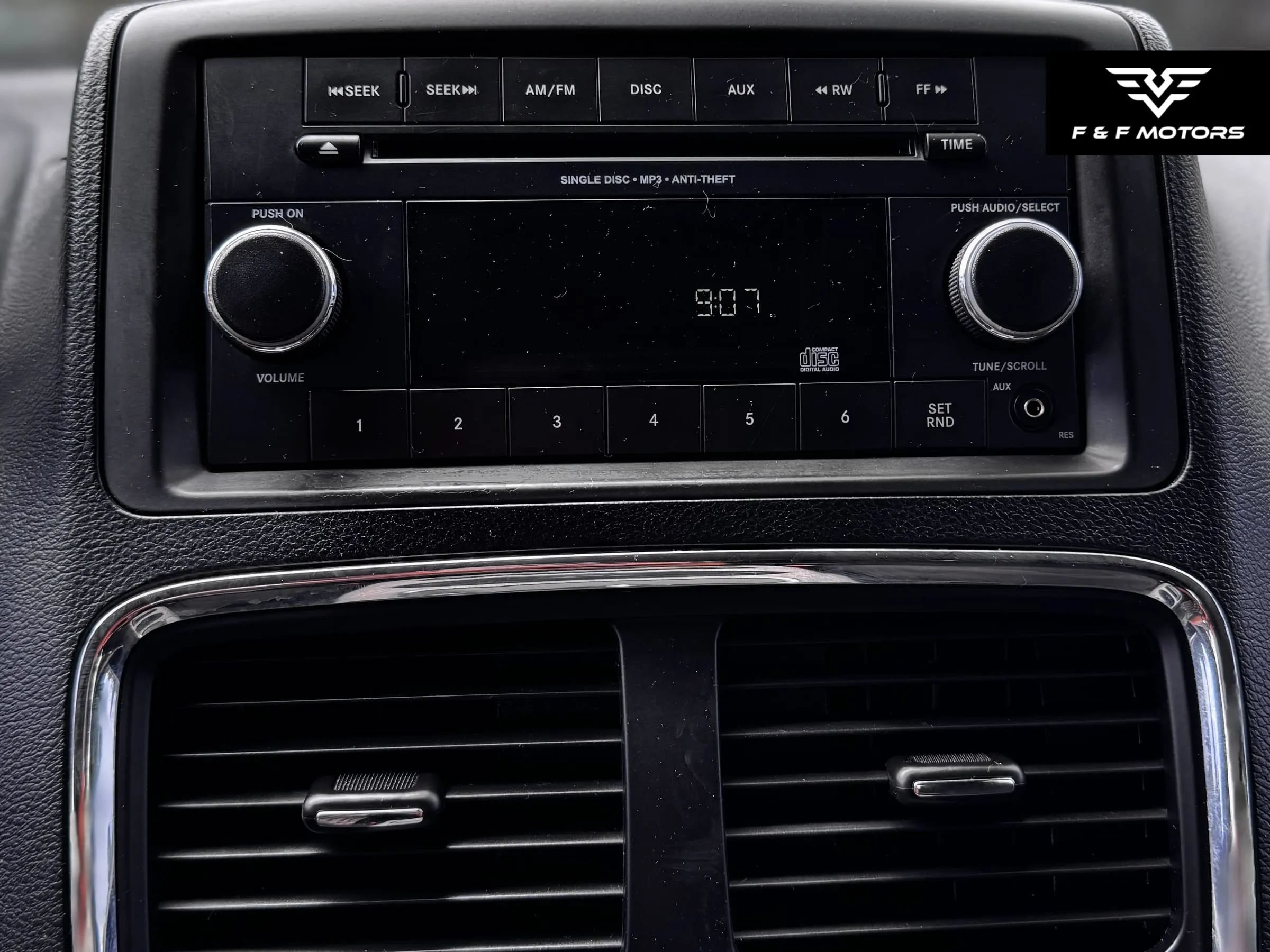 Used 2012 Dodge Grand Caravan SXT FWD image 15