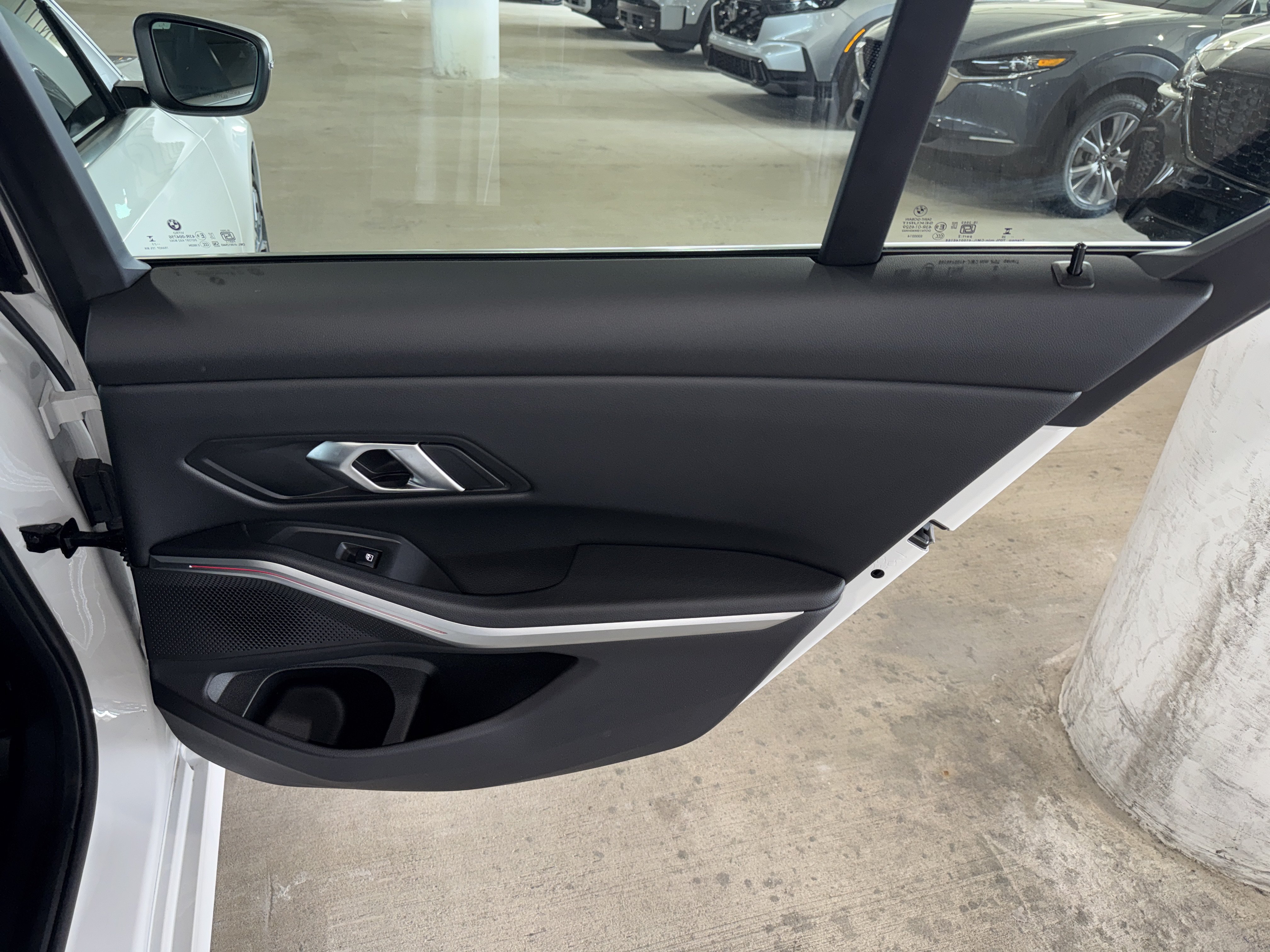 Used 2025 BMW 330i Sedan w/ Convenience Package RWD image 11