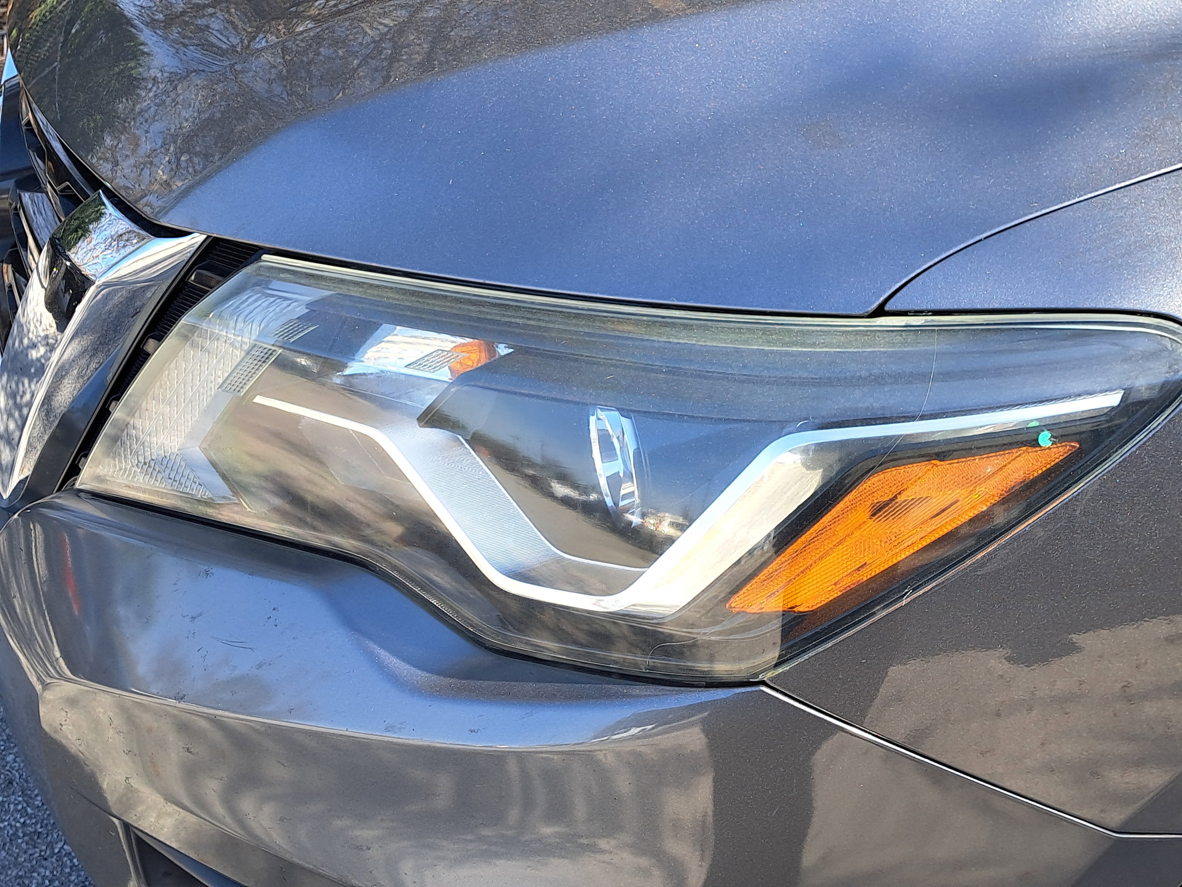 Used 2018 Nissan Pathfinder SV image 6